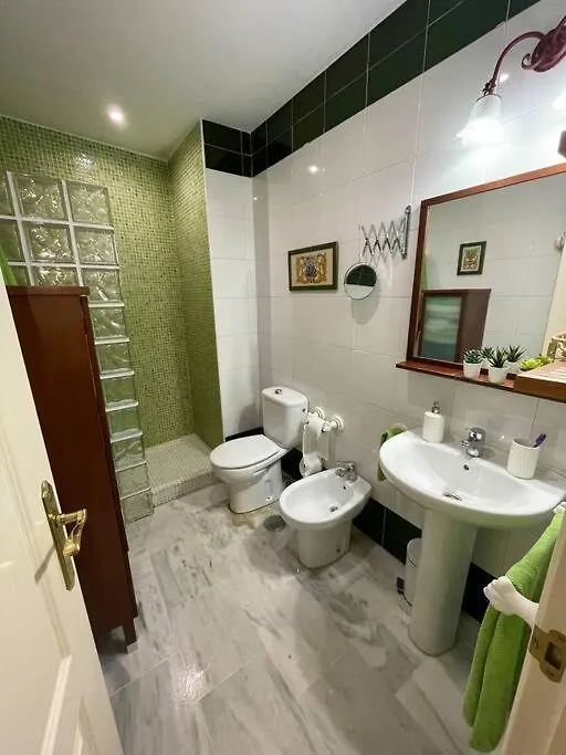 Apartamento En Triana. Sevilla España